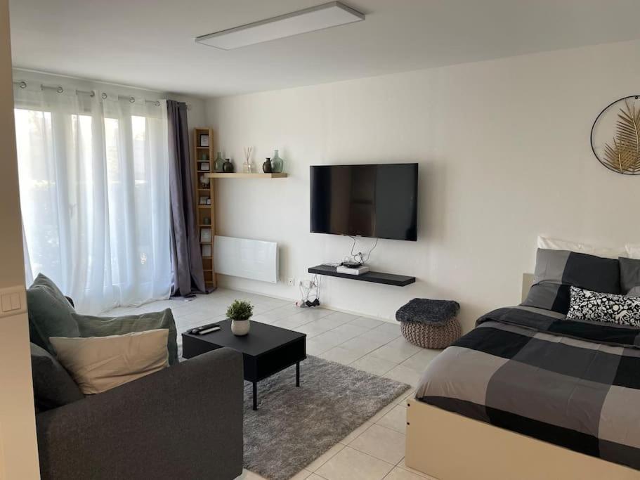 Appartement Cosy Proche Paris ル・ブールジェ エクステリア 写真