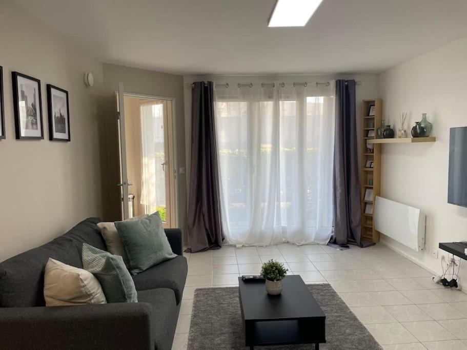 Appartement Cosy Proche Paris ル・ブールジェ エクステリア 写真