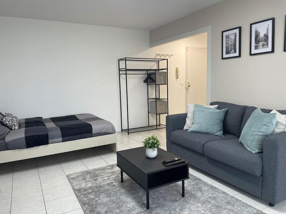 Appartement Cosy Proche Paris ル・ブールジェ エクステリア 写真